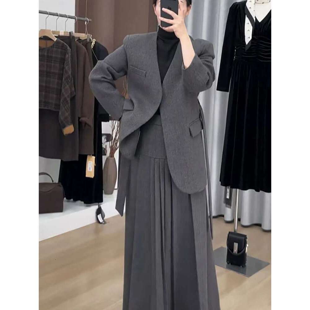 Office Lady Woolen Two-Piece Set Women's V-Neck Single Button Blazer With Casual Pleated Skirts 2025 Autumn New