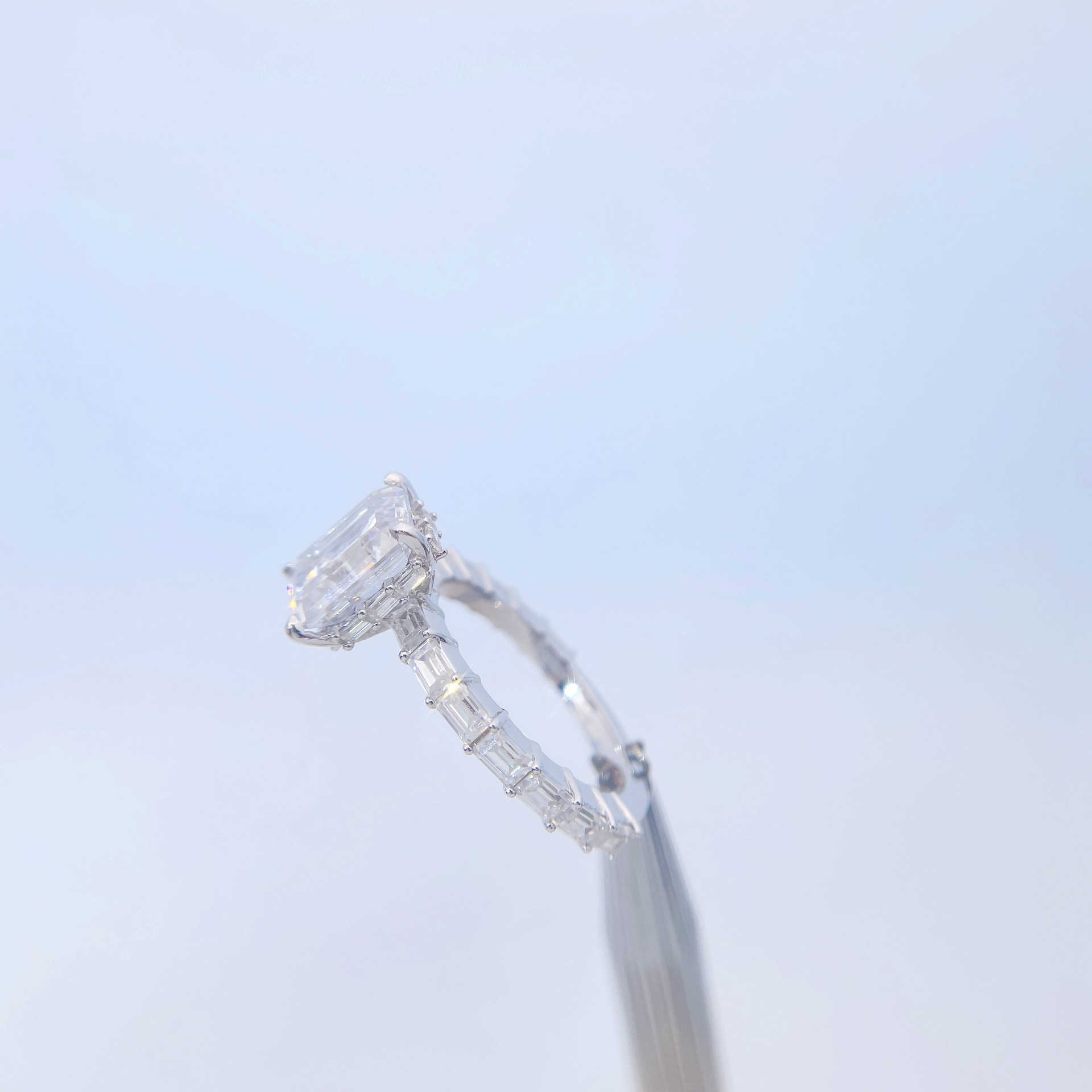 S925 pure silver plated with platinum shaped emerald Cherokee stone ring womens fashion personality trend internet celebrity niche