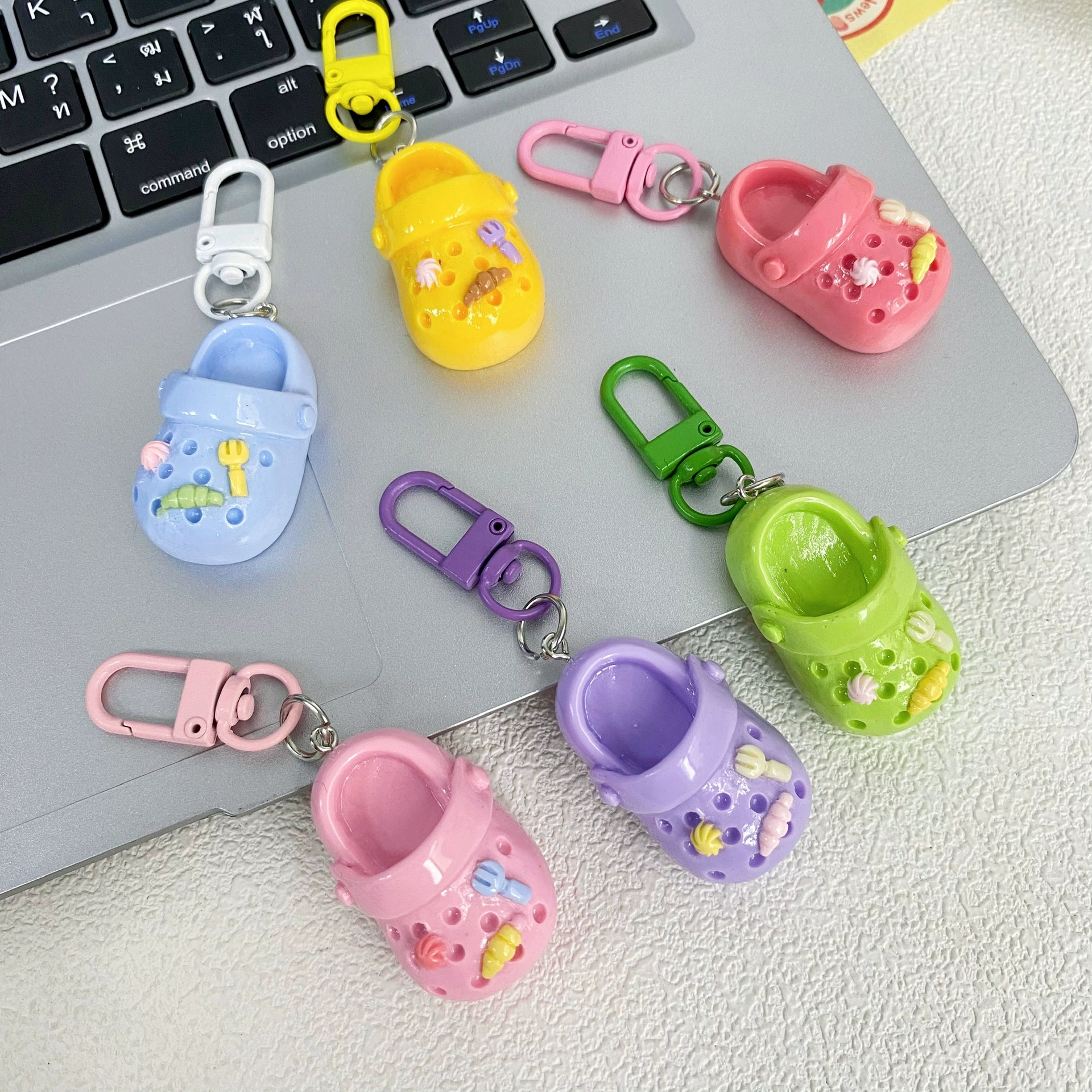 Sweet and colorful hole shoes keychain ins girlish heart Japanese pendant cute best friend gift accessory hanging ornament
