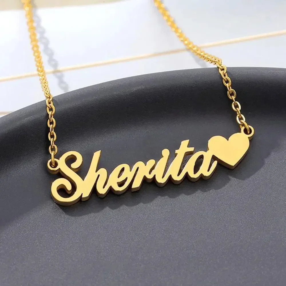 Customized name Womens heartshaped necklace stainless steel jewelry personalized letter pendant gold chain Christmas gift 250210