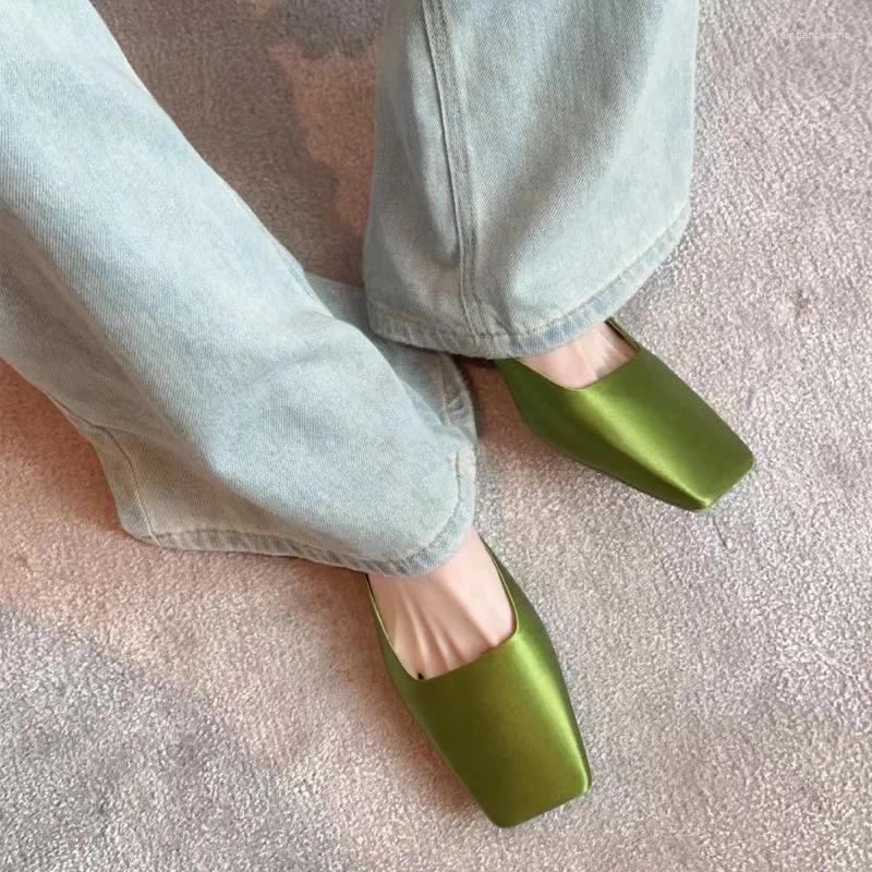 2025 S Fashion Designer Sandals Satin Women Summer Sexy Square Head Triangle Low Heel Slide Chunky Elegant Slippers