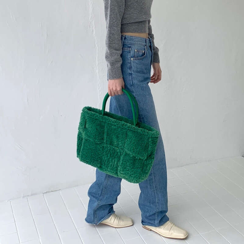 Dongdaemun, South Korea, Lamb Wool Green Woven Tote Bag, Handbag, Fashionable And Personalized Plush Women's Bags