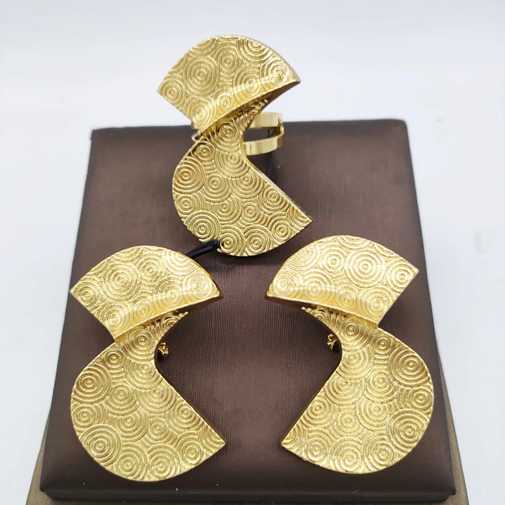 Dubai Golden Jewelry Set 18K Gold Plated Earrings and Rings for Women Wedding Bride Arabic Nigerian Jewellery Accessories 250213