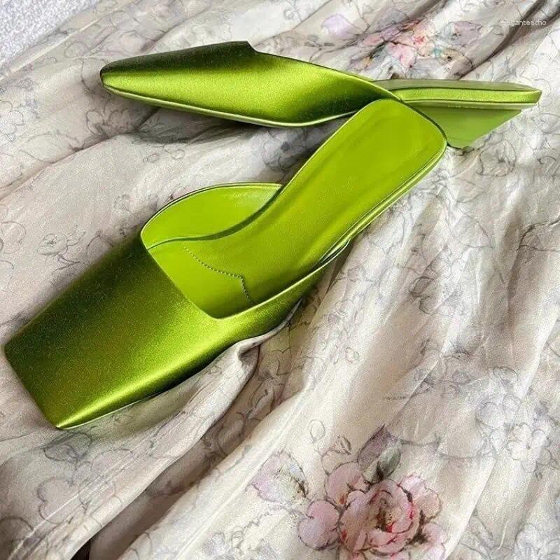2025 S Fashion Designer Sandals Satin Women Summer Sexy Square Head Triangle Low Heel Slide Chunky Elegant Slippers