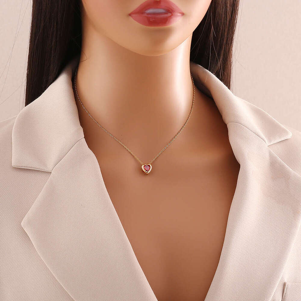 New Jewelry Style Love Pendant Fashion Versatile Stainless Steel Collar Chain Minimalist Necklace N035