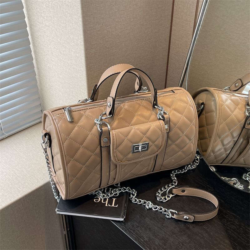 Europe The United States Portable Pillow Ladies Spring And Summer 2024 New High-Grade Rhombic Chain Shoulder Slung Bag