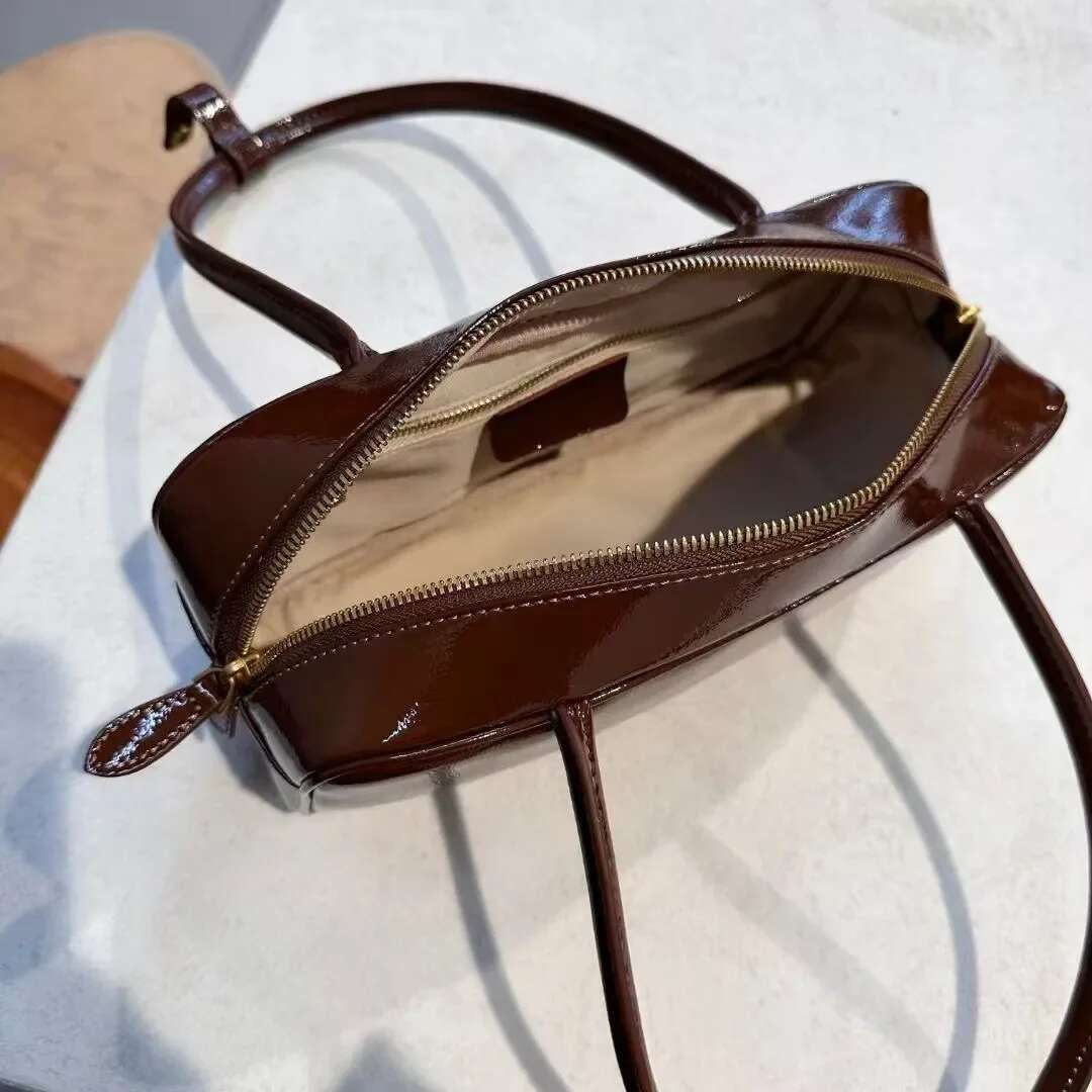 Euro No Same Style As Internet Celebrity Top-Handle 2025 Patent Cow Leather Women Handbag Glossy Brown Armpit Purse