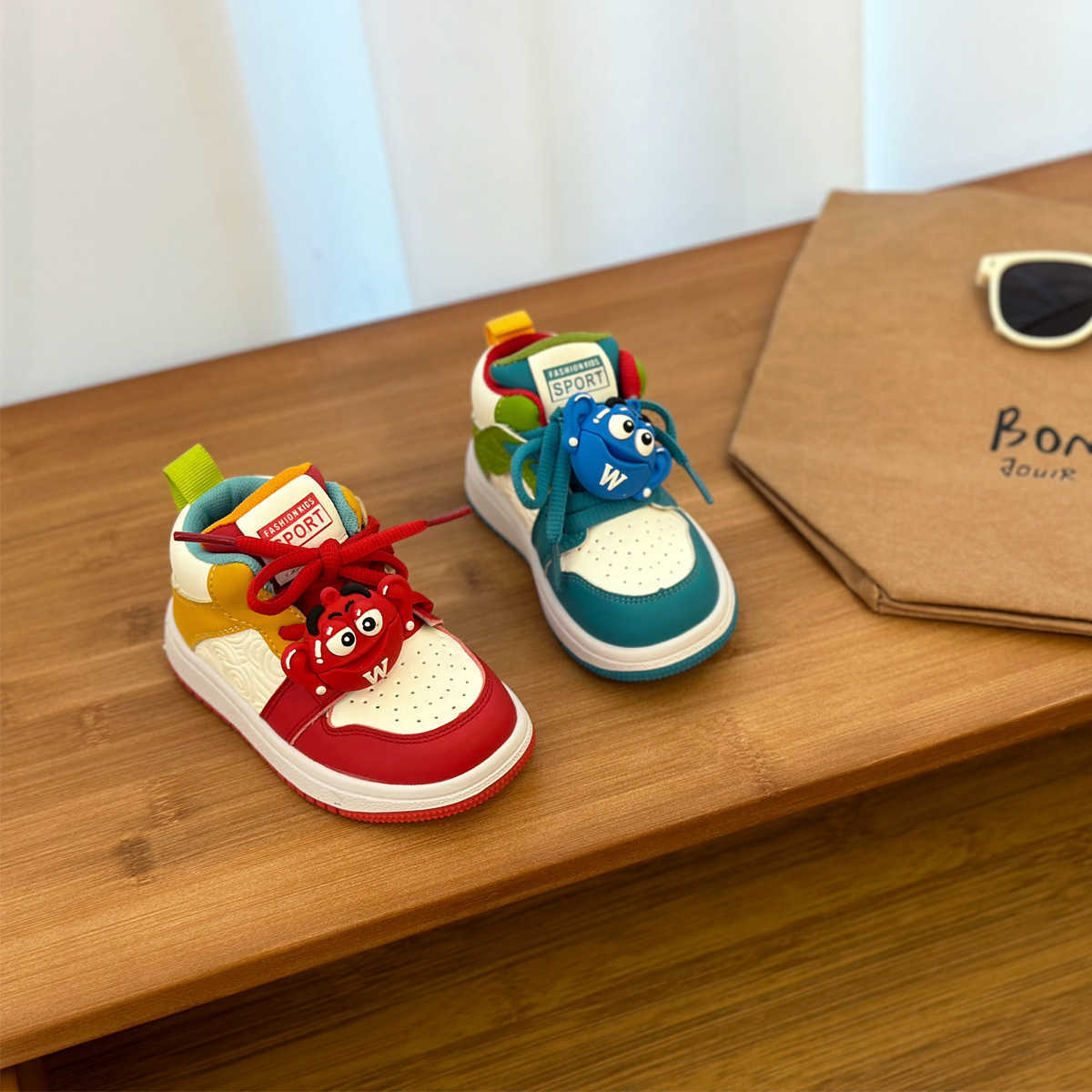 Sneakers Childrens high top board shoes for boys and girls mandarin duck shoes for children aged 1-3 soft soled baby walking shoes autumn sports shoes