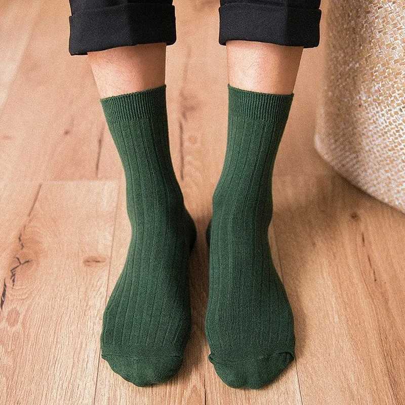 Autumn Winter Pure Color Mens Socks Cotton Warm Black and White Happy Socks Male Gifts for Men EUR 39-44 387 W250217