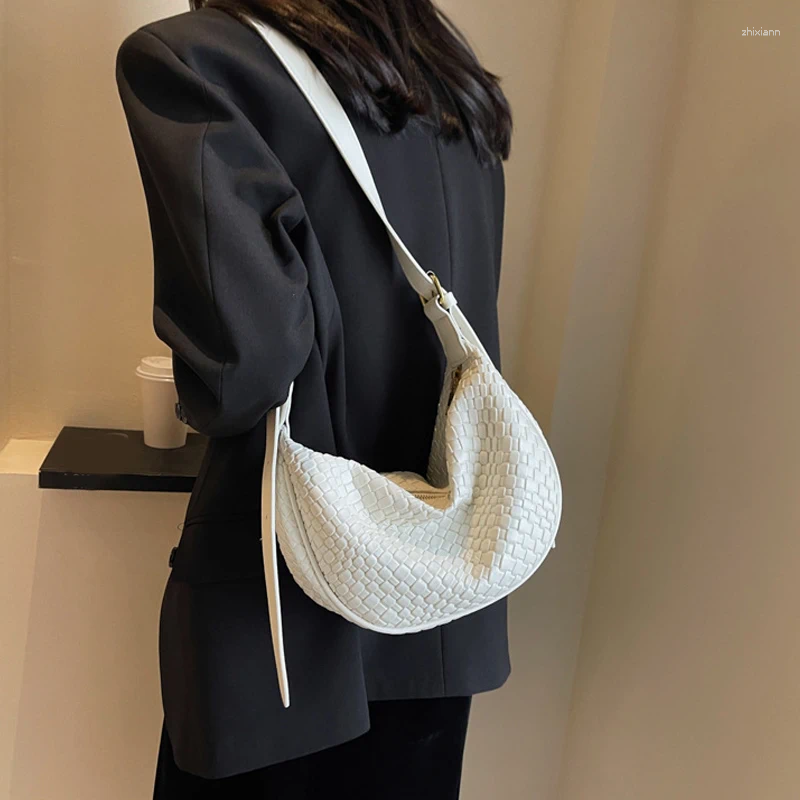 2025S designer Shoulder Bags PU Leather Bag For Women Fashion Woven Tote Handbags Purse Trendy Hobo Crescent Female Commuter Shopper Handbag shoulder 