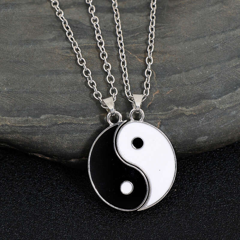 Film teion peripheral drip oil splicing necklace with Tai Chi pattern, trendy brand, fashionable and minimalist couple alloy pendant