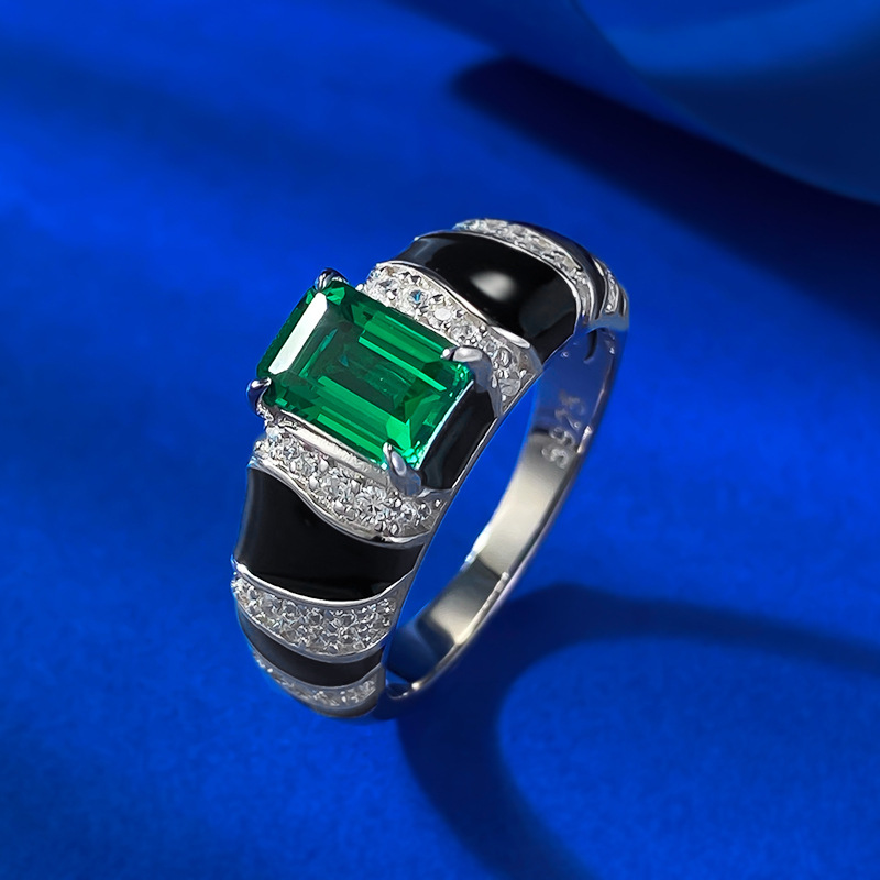 2025 Choucong Brand New Wedding Rings Deluxe Jewelry Real 100% 925 Sterling Silver Emerald Moissanite Diamond Vintage Party Eternity Women Men Band Ri