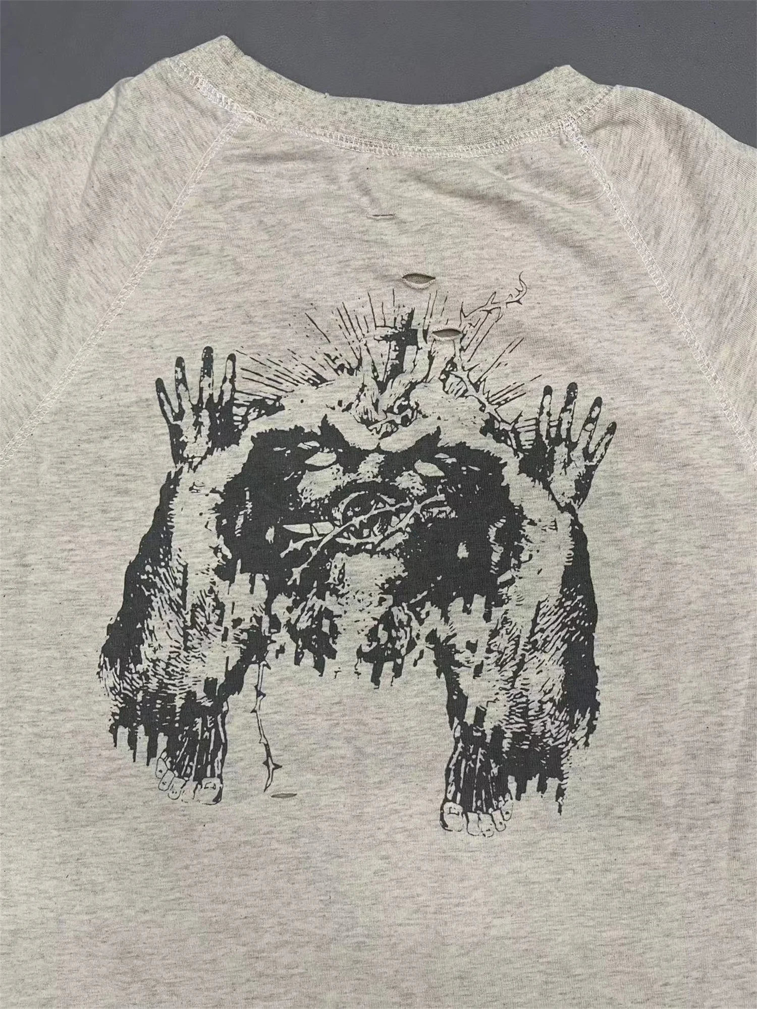 Vintage Print Retro High-Street Portrait graffiti print destroys mens washed and worn loose T-shirt 250213