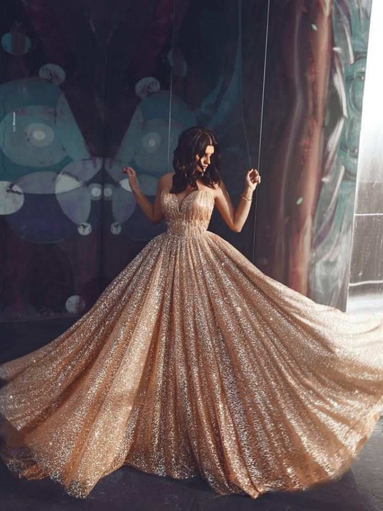 2025 Quinceanera Dresses Strapless Sleeveless Gold Lace Appliques With Bling Sequins Tiered Skirt Custom Made Sweet Prom Ball Gown vestido de noche