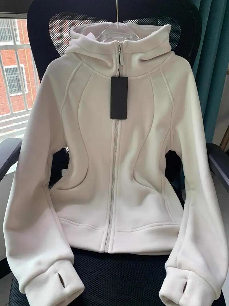 New Slim Fit Veet Hooded Sweatshirt Women Autumn and Winter Small Thickened Warm Top Casual Sports Cardigan Jacket