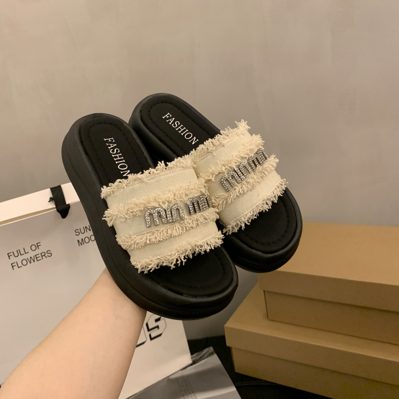 Free shipping designer Slippers Platform sandals for women Silver buckle Slipper fashion Casual home flat sandals sliders slide outdoor woman