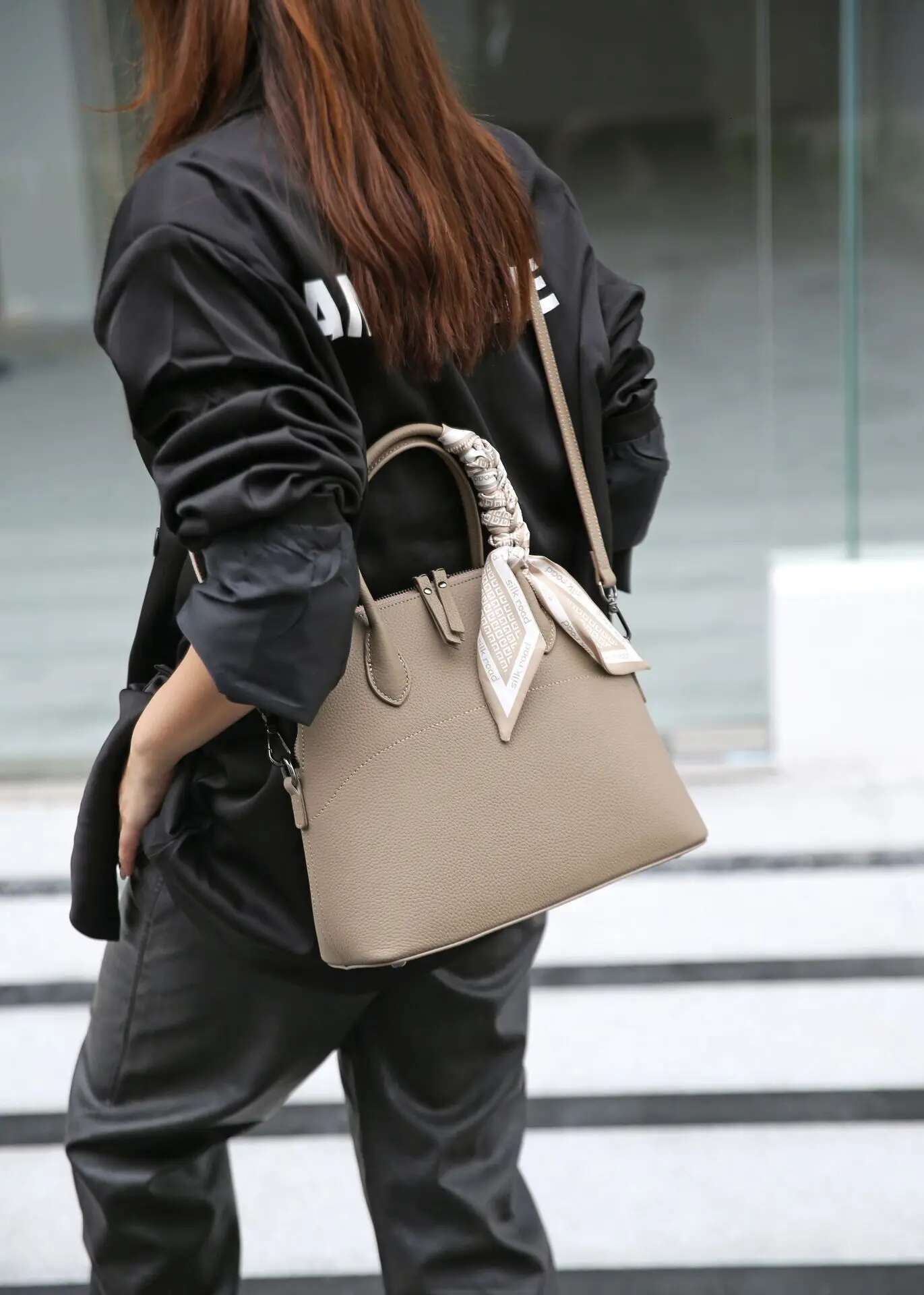 Monogrammed Genuine Cowhide Leather Women Shell With Scarf Large Capacity Single Shoulder Crossbody Bag For Ladies