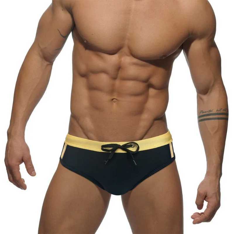 New Arrival Stripes Splicing Swimming Trunks Men Summer Breathable Comfort Swimwear Sexy Bikini Briefs Surffing Boxer Beach Shorts Swimsuits Z260313