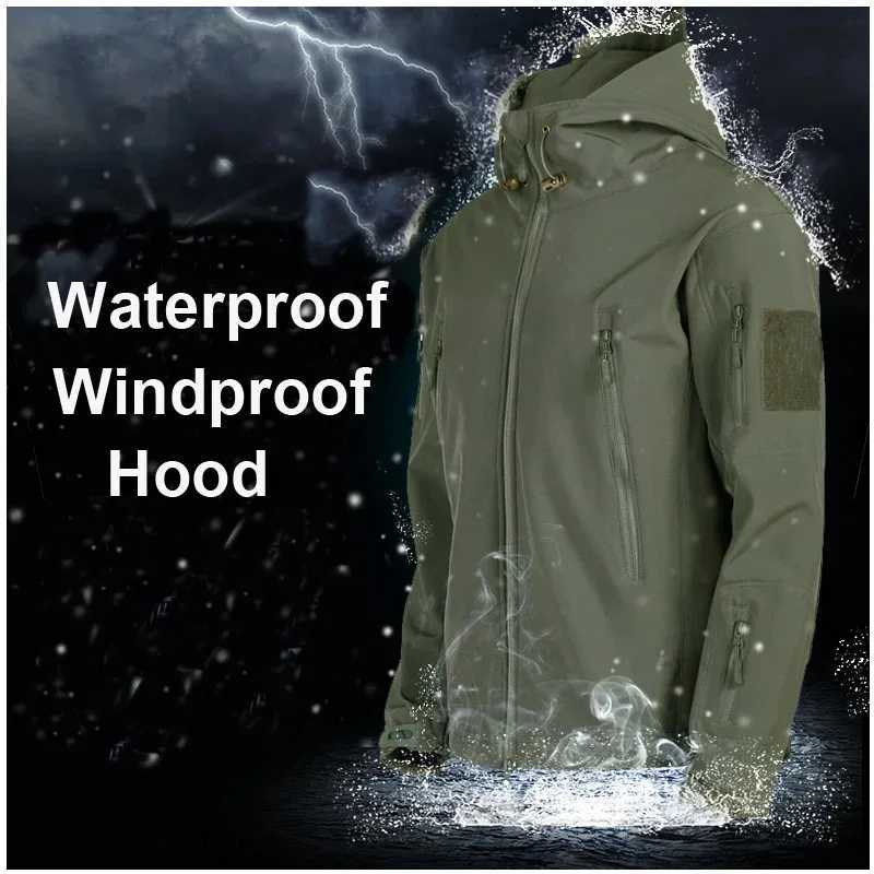 Mens Hiking Jackets Outdoor Softshell Suits Waterproof Camouflage Pants Tactical Hooded Fleece Coat Winter Gift BeltT250218