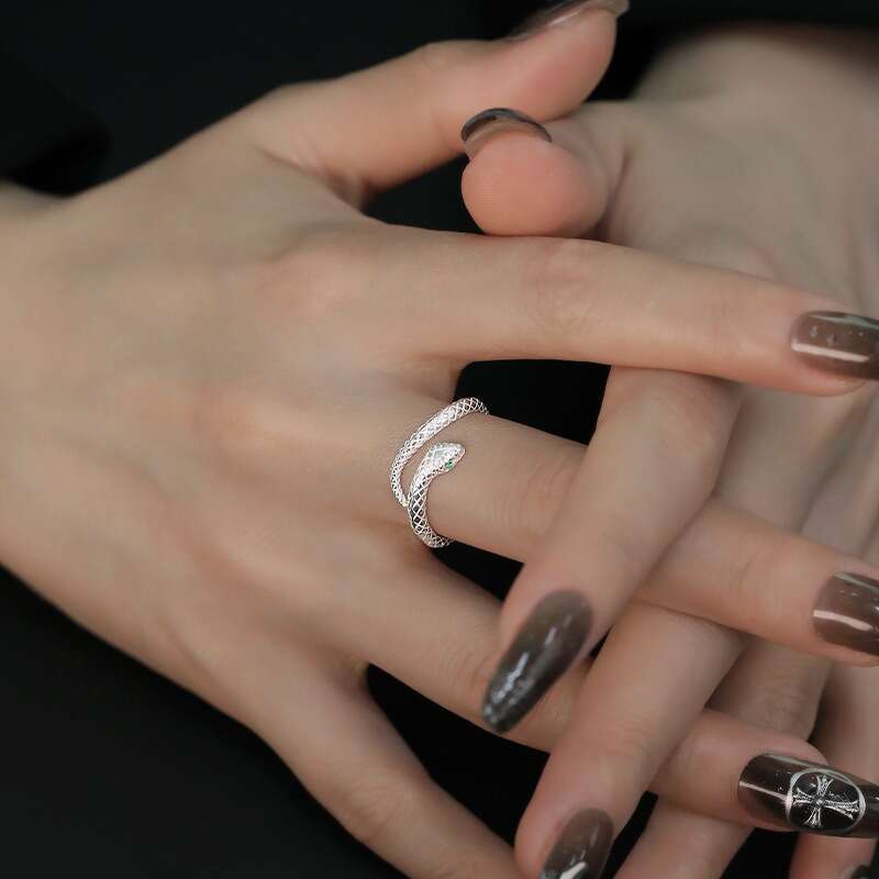 Tiki's new S999 foot silver fashionable and personalized zodiac opening small spiritual snake ring, female trendsetter bracelet