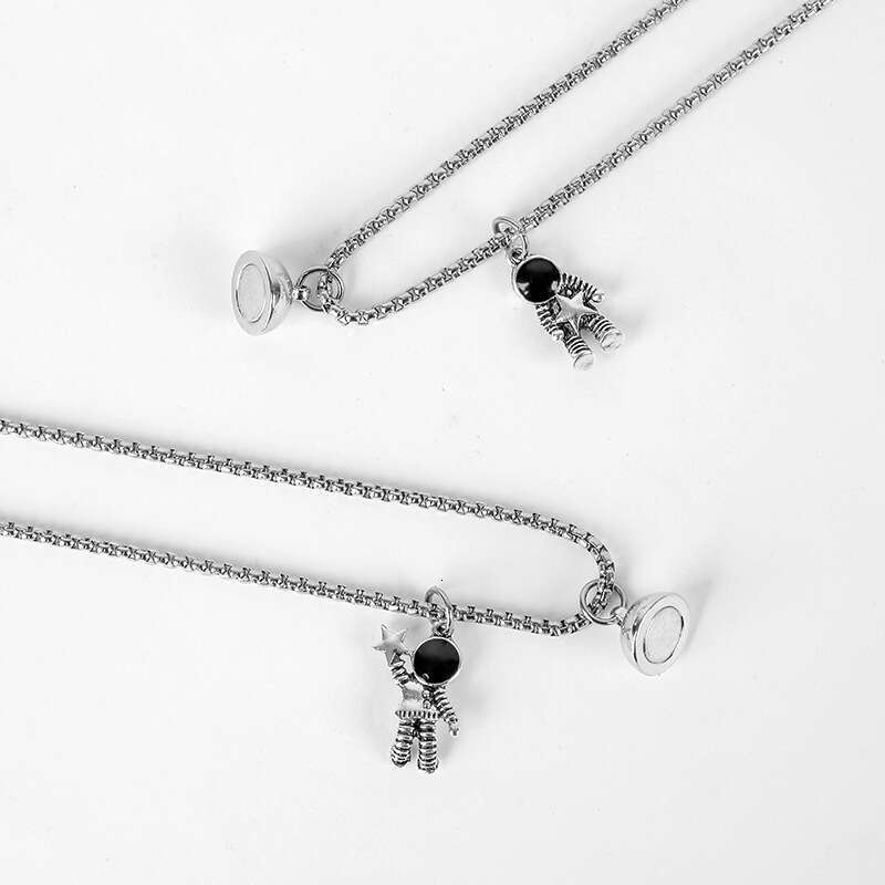 Magnetic Couple Necklace A Pair ostronauts Attract Each Other, Engraving Pendant, Tiktok, Same Gift for Best Friends and Lovers