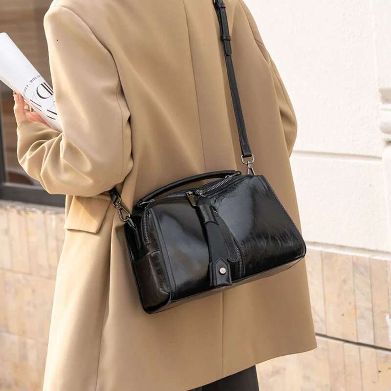 Hifashion Oil Wax Genuine Leather Pillow Tote Handbags For Women 2025 Korean Designer Wide Strap Ladies Shoulder Crossbody Bags