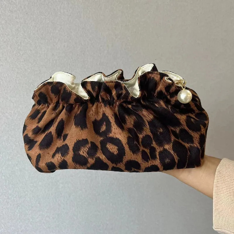 Fashion Women Pearl Zipper Makeup Bag Large Capacity Toiletry Travel Organizer Pouch Ladies Leopard Printed Make Up Bags Gift 250217