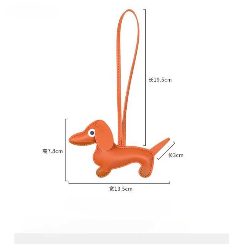 Keychains Lanyards Creative Sausage Dog Color Pendant PU Leather Keychain Cute Pocket Clothing Boys and Girls Niche Car Gift H250217