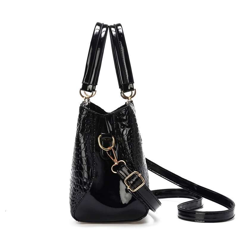 Fashionable Womens Crocodile Pattern Shoulder Bag - Stylish & Durable PU Leather Handbag With Removable Cross-Body Strap For Eve