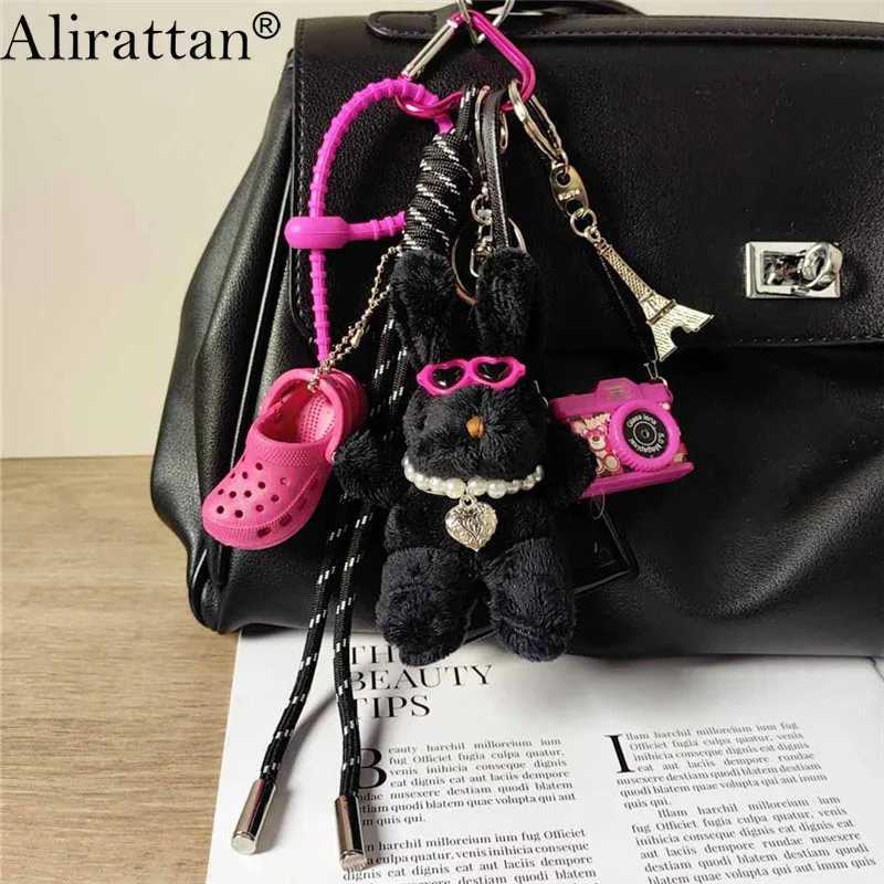 Keychains Lanyards Alirattan New Trendy Charm for Womens Bag Bear And Shoes Keychain Braided Rope Pendant Boys and Girls Bags Wholesale H250217
