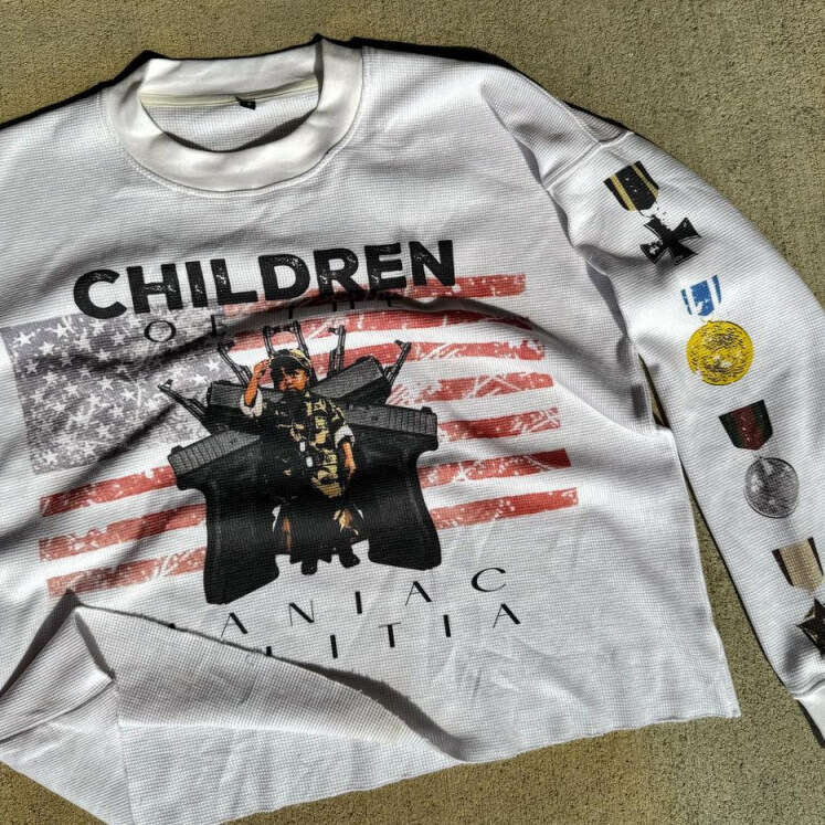 round neck hoodie, cool and stylish with mesh cuffs, long sleeved red CHILDREN letter printed new casual top