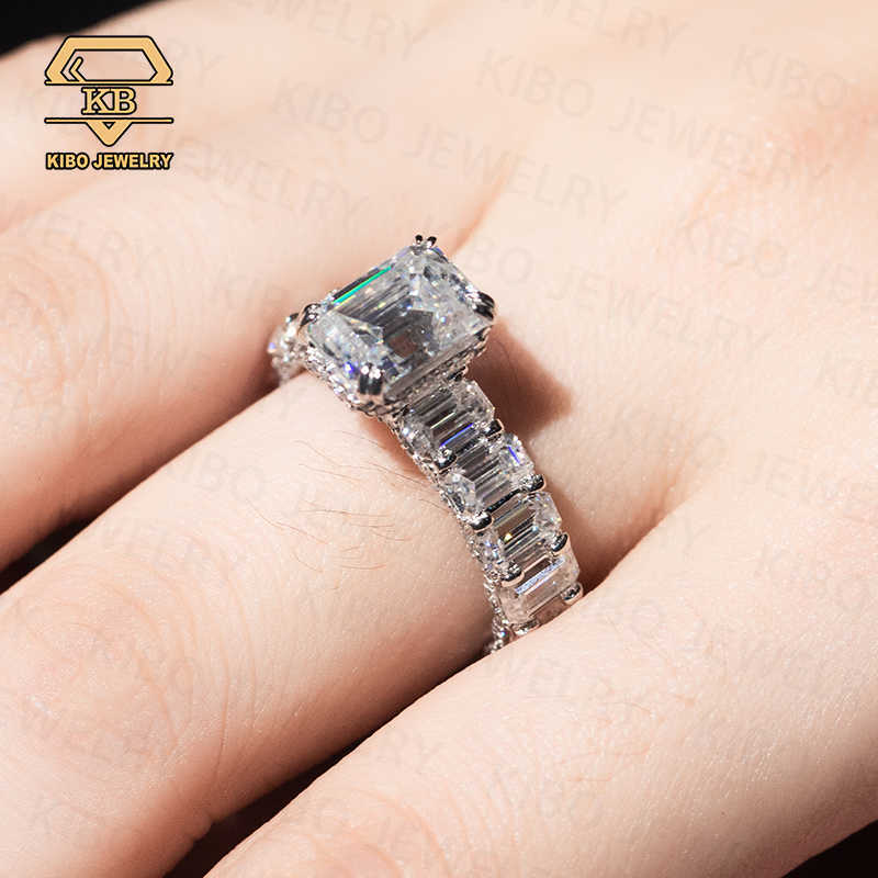 Pass Diamond Tester Custom Fashion Rings Iced Out Emerald Cut Moissanite Ring 925 Silver White Gold Plated Rings Jewelry Women
