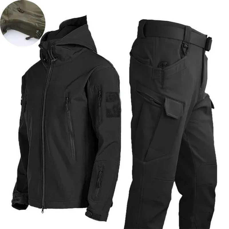 Mens Hiking Jackets Outdoor Softshell Suits Waterproof Camouflage Pants Tactical Hooded Fleece Coat Winter Gift BeltT250218