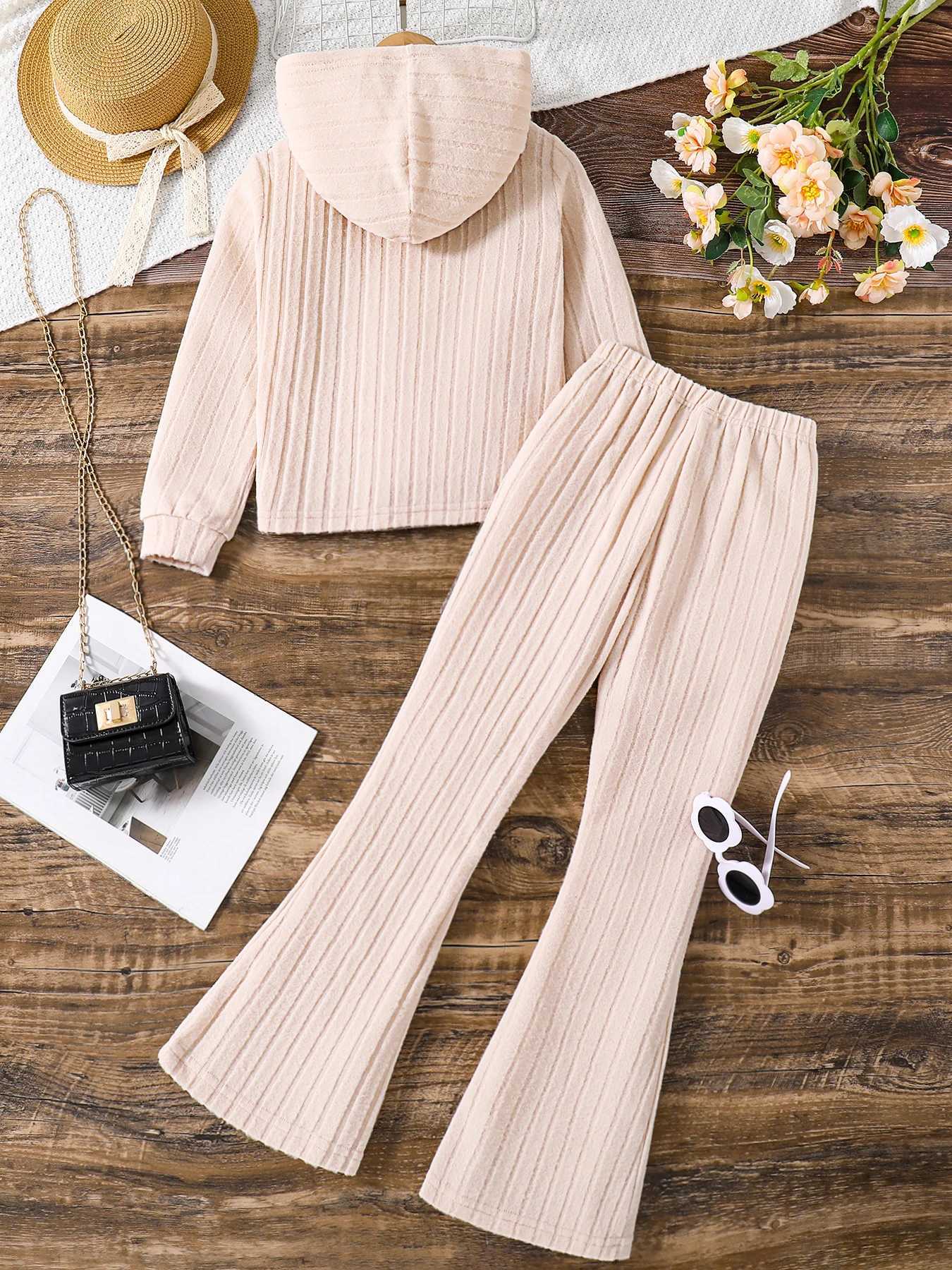 Spring and autumn childrens clothing suitable for girls fashion outdoor leisure sportswear loose apricot hoodie flared pants W250218