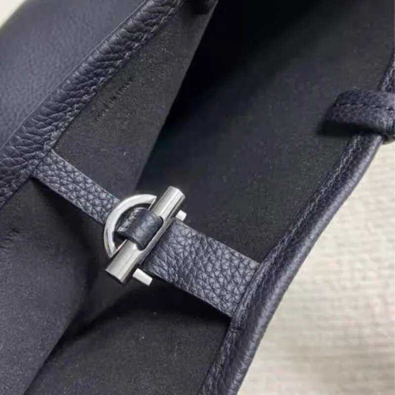 2025 New Small Light Fashion Brand Design Handbag Versatile Large Capacity Pebbled Cowhide Shoulder Crossbody Bag