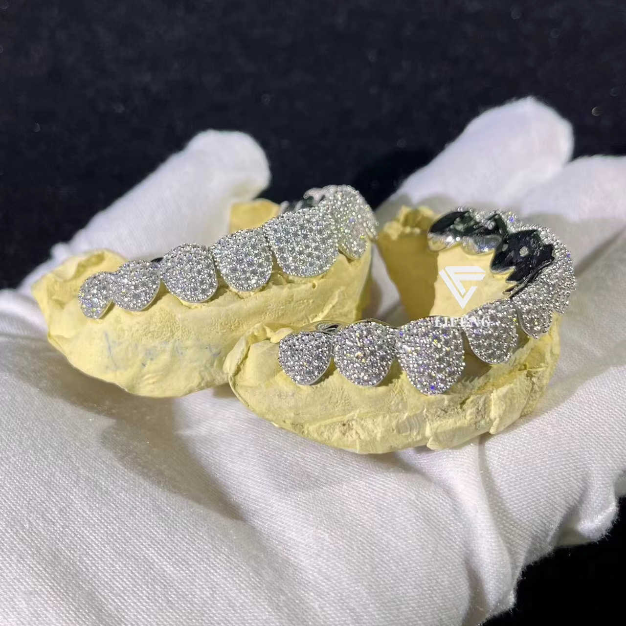 Deep Perm Cut Grillz Custom VVS Moissanite Hip Hop Grillz 16/20 Teeth 14K 18K White Gold Diamond Iced Out Grillz Jewelry