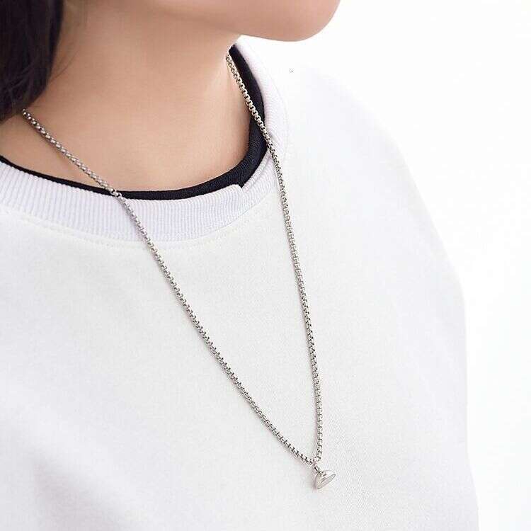 Magnetic Couple Necklace A Pair ostronauts Attract Each Other, Engraving Pendant, Tiktok, Same Gift for Best Friends and Lovers