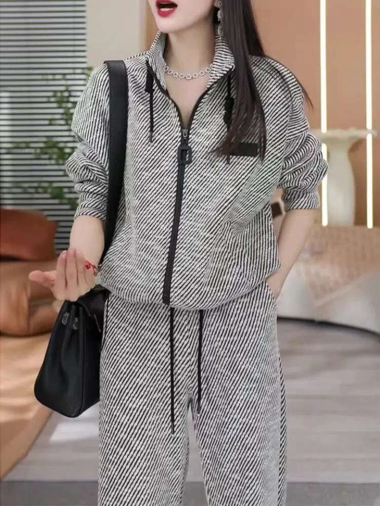 Fashion Casual Striped Top Sports Two-Piece For Women's Spring Autumn New Style Loose And Slim Wide Leg Pants Set