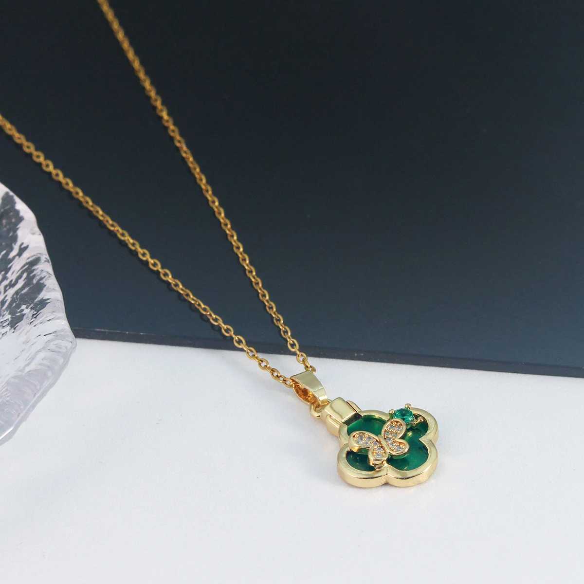 Pendant Necklaces New Green Four Leaf Clover For Women Lucky Gold Color Butterfly Stainless Steel Necklace Fashion Jewelry Gift H250217