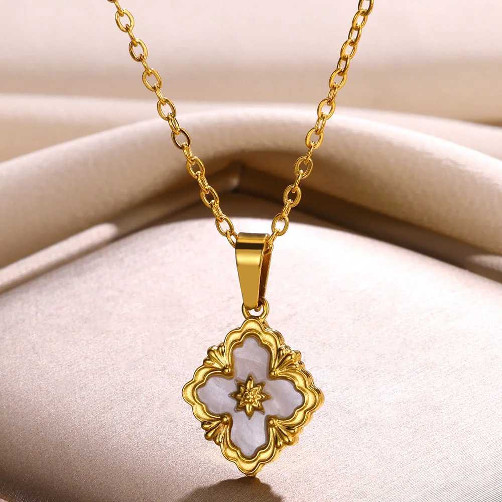 Pendant Necklaces Stainless steel lucky clover pendant necklace suitable for women gold chain accessory round cross jewelry gift H250217