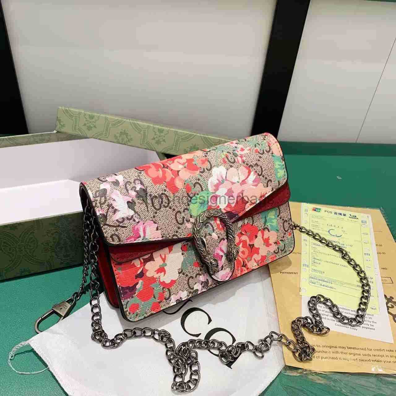 Shoulder Bags Hong Kong Leather Womens Bag 2024 New Trendy French Embroidered Wine God Chain Bag Printed Shoulder Bag for Women H250218