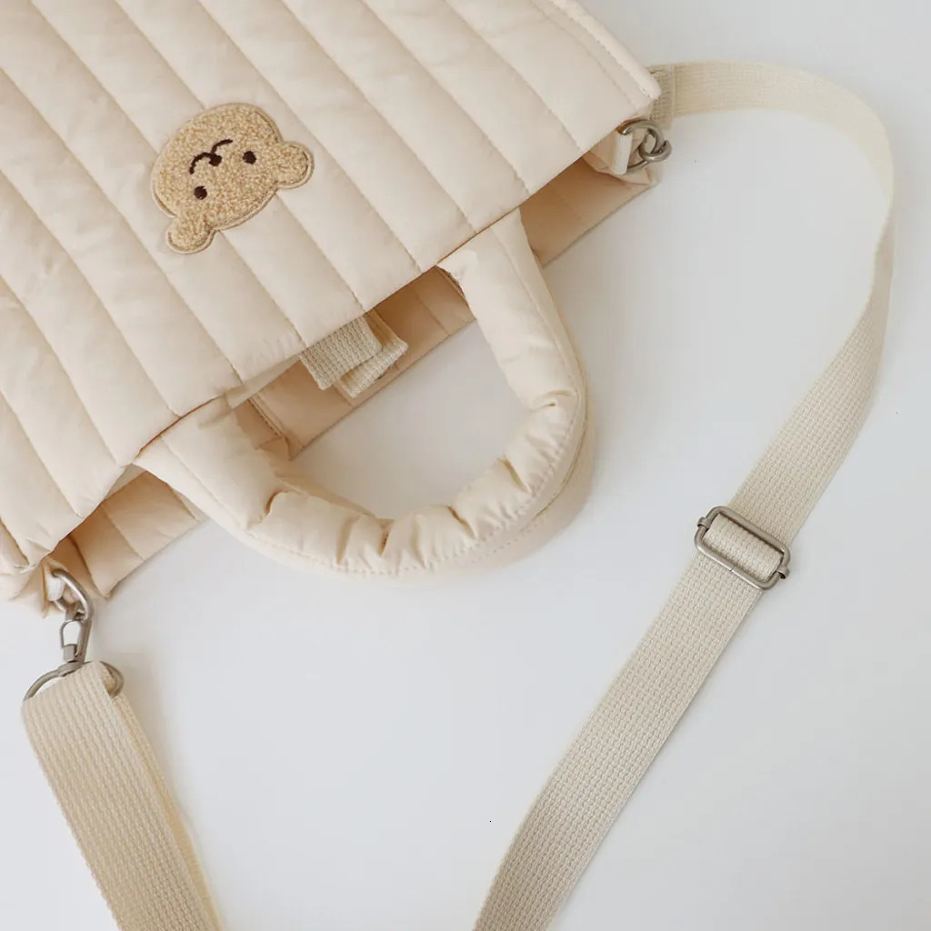 Korean Mommy Bag Cute Bear Portable Baby Diaper Pouch Organizer for The Nursery Storage Bags Strollers Handbags 250218