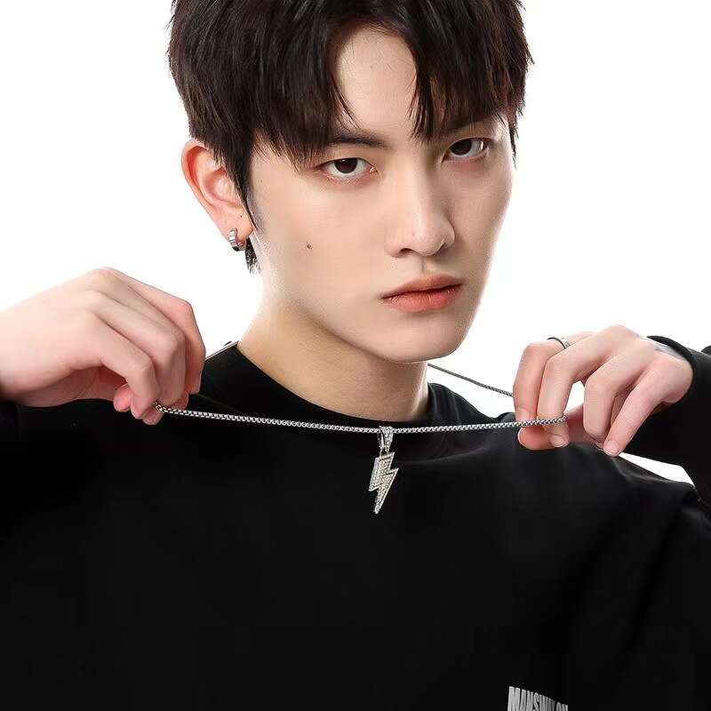 Light Full Dia Lighing Necklace Men's Titanium Steel Colorless Chain Hip Hop Wind Net Red Nightclub Bounce Dias Women's Summer Tide