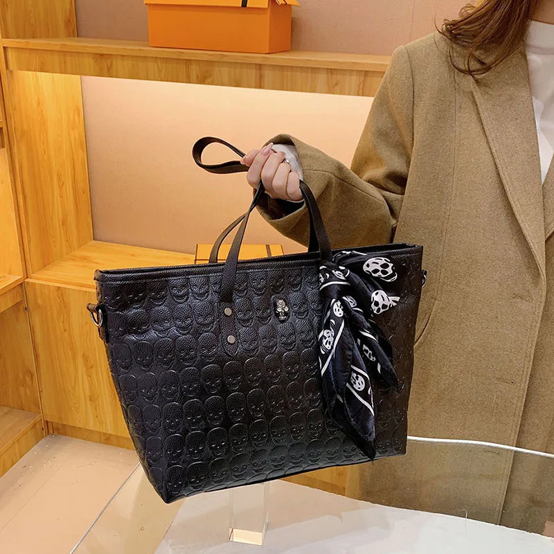 European and American Rivet Large Bag Printed Skull Silk Scarf Shoulder Handbag Fashion Casual Womens 250206