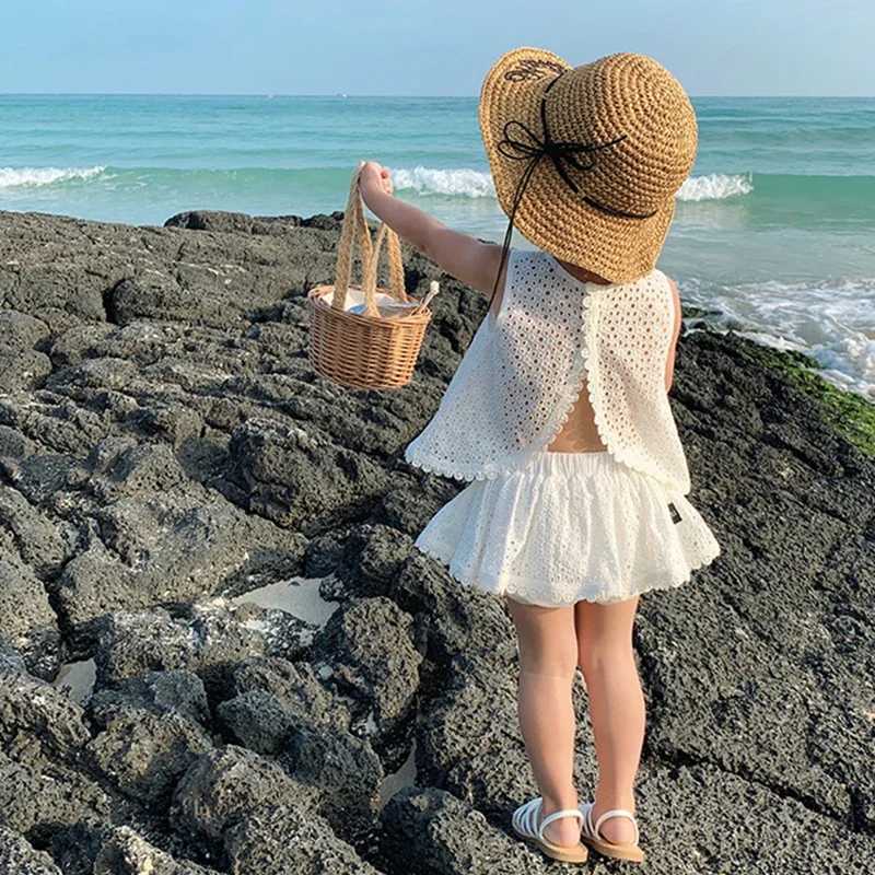 Girl 2022 Summer Clothing Set Hollow Lace Set Baby Casual Sleeveless T-shirt+Shorts Childrens Clothing Set Baby Clothing SetXJ250410