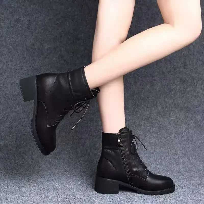 2025 Womens Shoes Luxury Chelsea Boot Women Leather Boot Chunky Winter Shoe Platform Ankle Boots Thick Heel Brand DesignerXJ250217