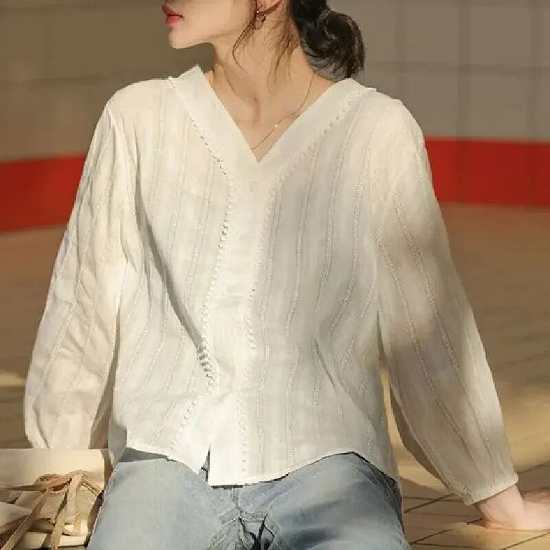 White V-Neck Lace Long Sleeved Shirt With Bubble Sleeves Versatile Top Autumn Retro Sweet Single Breasted Women's Clothing