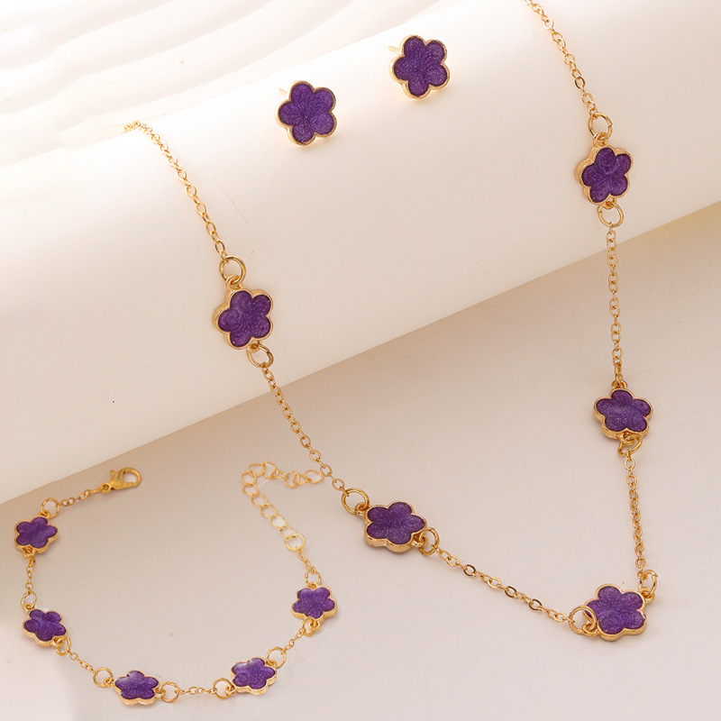 Elegant Lucky Flower Jewelry Set for Women Includes Floral Design Necklace Bracelet and Matching Earrings