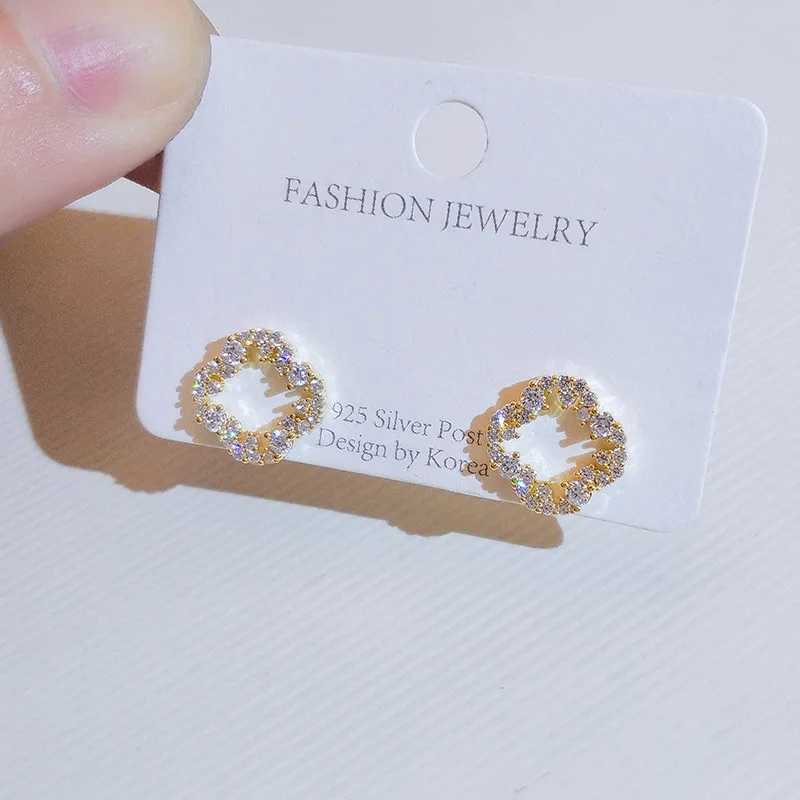 Stud 925 Silver Womens Zircon Earrings Four Leaf Clover Shaped Simple Fashion Party Jewelry Korean H250217