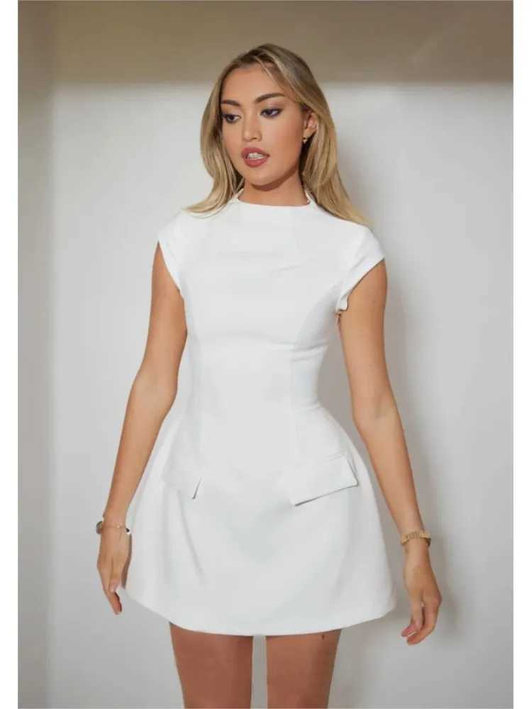 Basic Casual Dresses Casual Pretty Slveless Slim Mini Dress Women 2024 Summer Sexy O Neck High Waist Black Short Dresses Elegant H25217